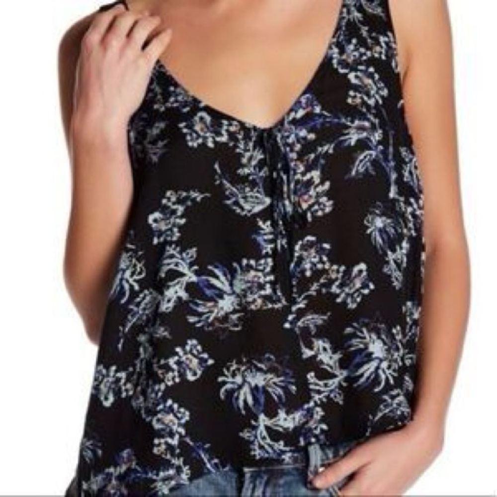 FREE PEOPLE TANK ✨